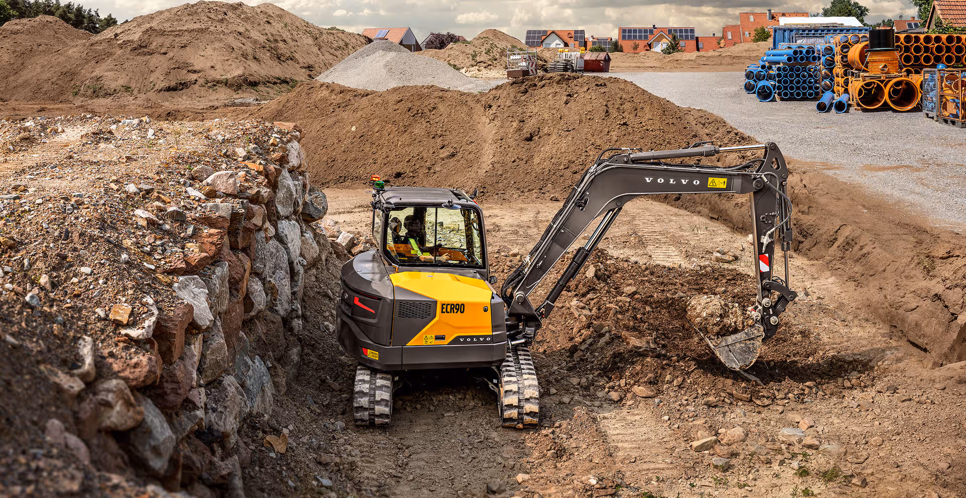Escavadeira Compacta Volvo EC27D